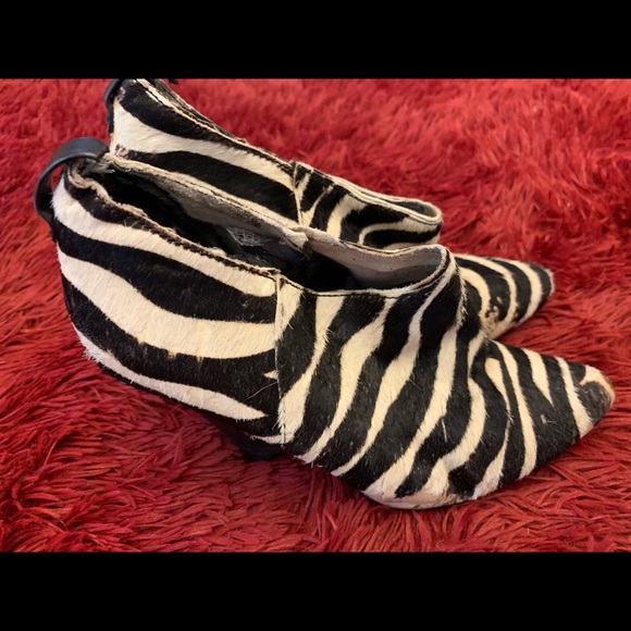 Shoes - Picture 3 of 4